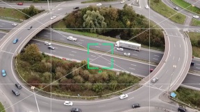 Des drones pour effectuer les comptages routiers Vue de l'autoroute prise par un drône